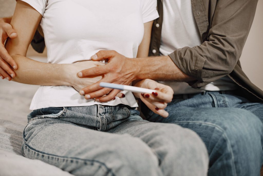 pregnant couple